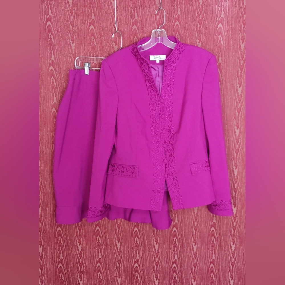 EMILY 2 Piece Long Sleeve Button Skirt Suit Women's Sz 18 - Picture 1 of 16